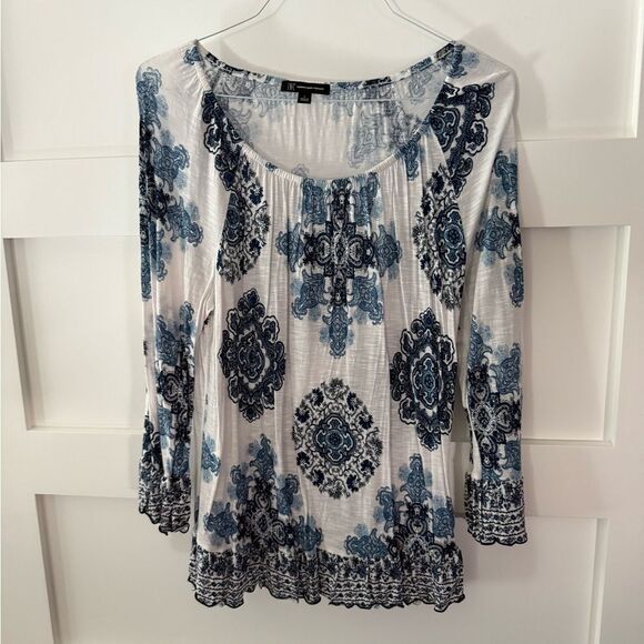 INC International Concepts Tops - Vintage INC Women's Blue and White Patterned Top size Large